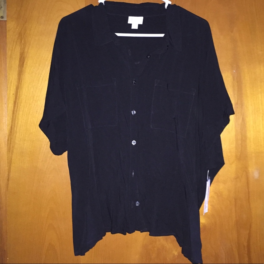 Large LuLaRoe Amy Tee